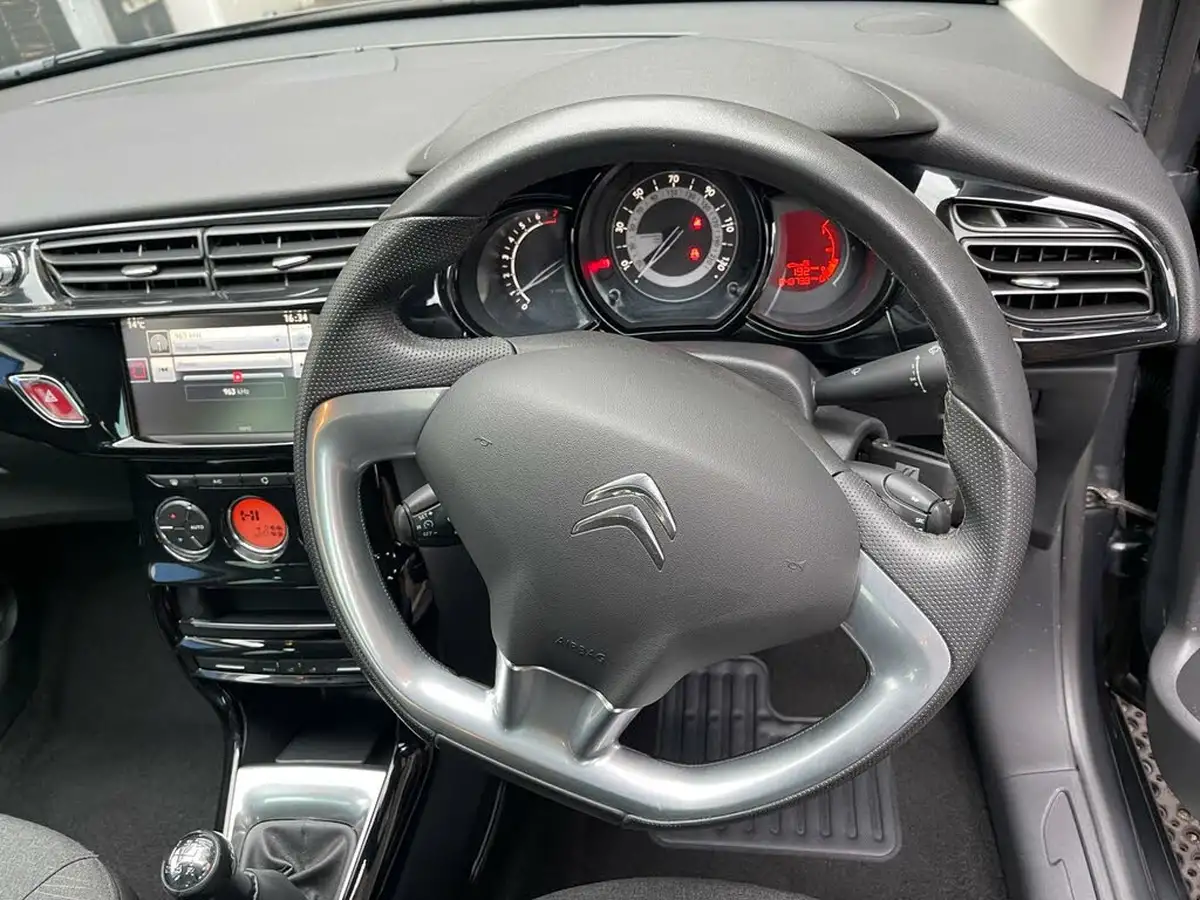 2016-citroen-c3-12-puretech-platinum-big-35