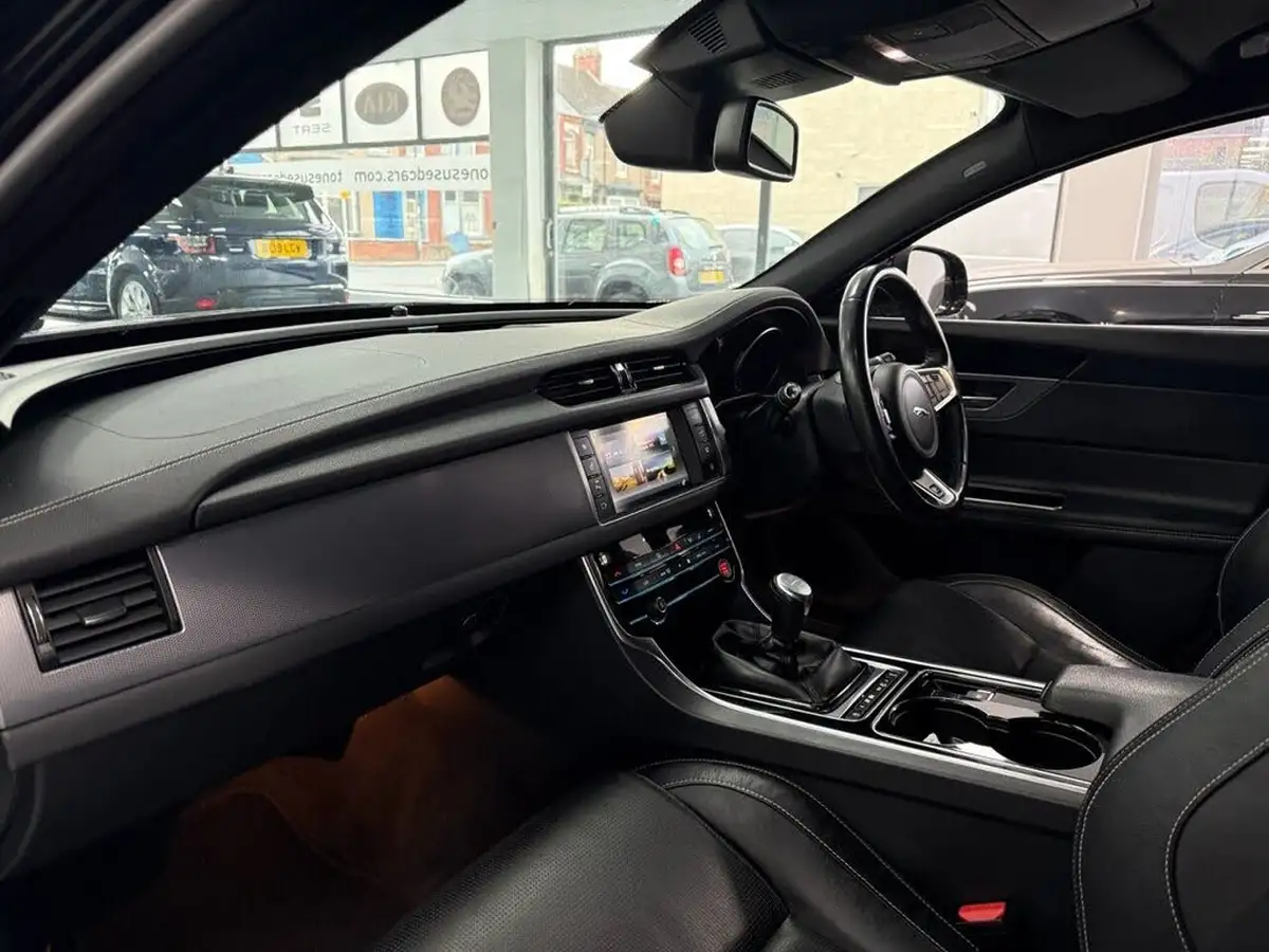 2018-jaguar-xf-20td-r-sport-163ps-saloon-4d-1999cc-big-13