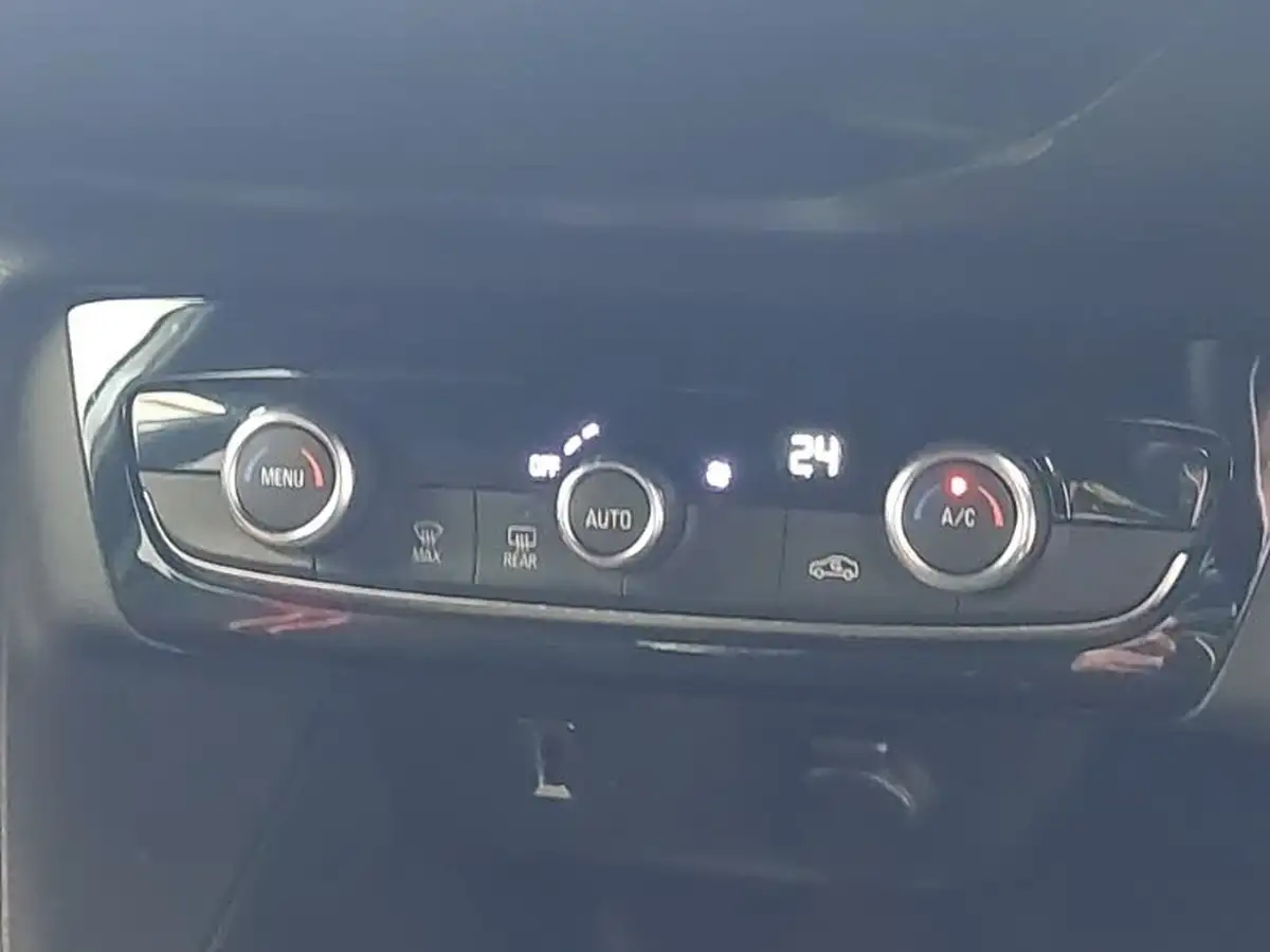 2022-vauxhall-corsa-12-turbo-gs-line-100ps-big-16