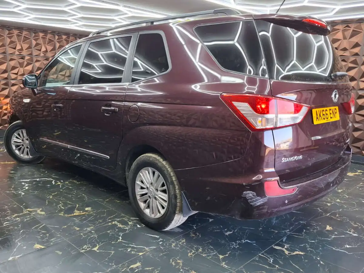2016-kgm-ssangyong-turismo-22td-ex-big-9