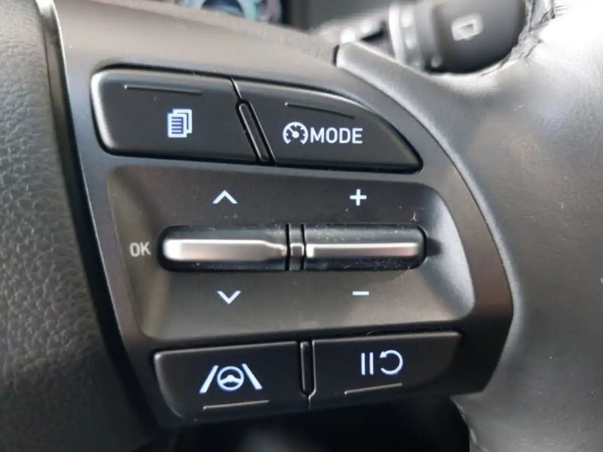 2022-hyundai-kona-10-t-gdi-premium-big-15