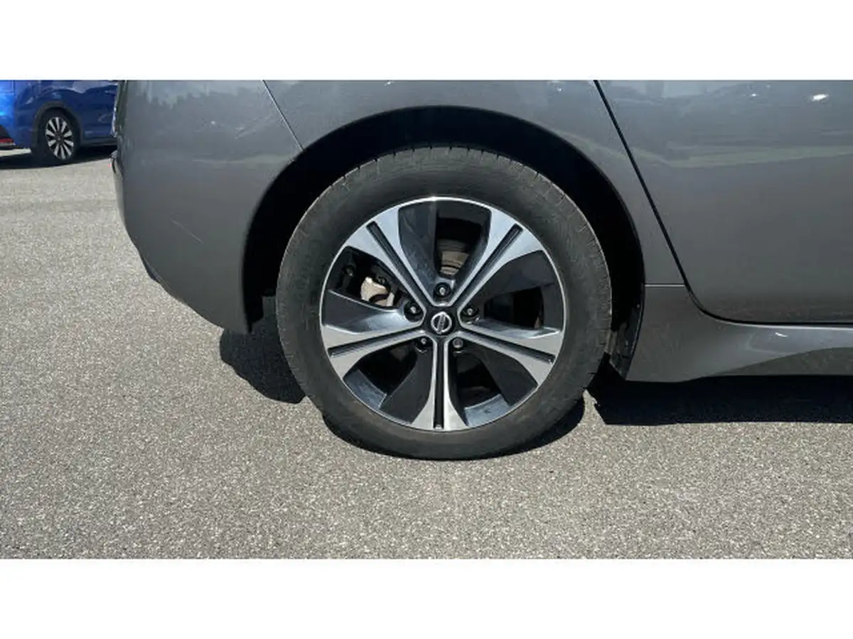 2021-nissan-leaf-e-tekna-big-22