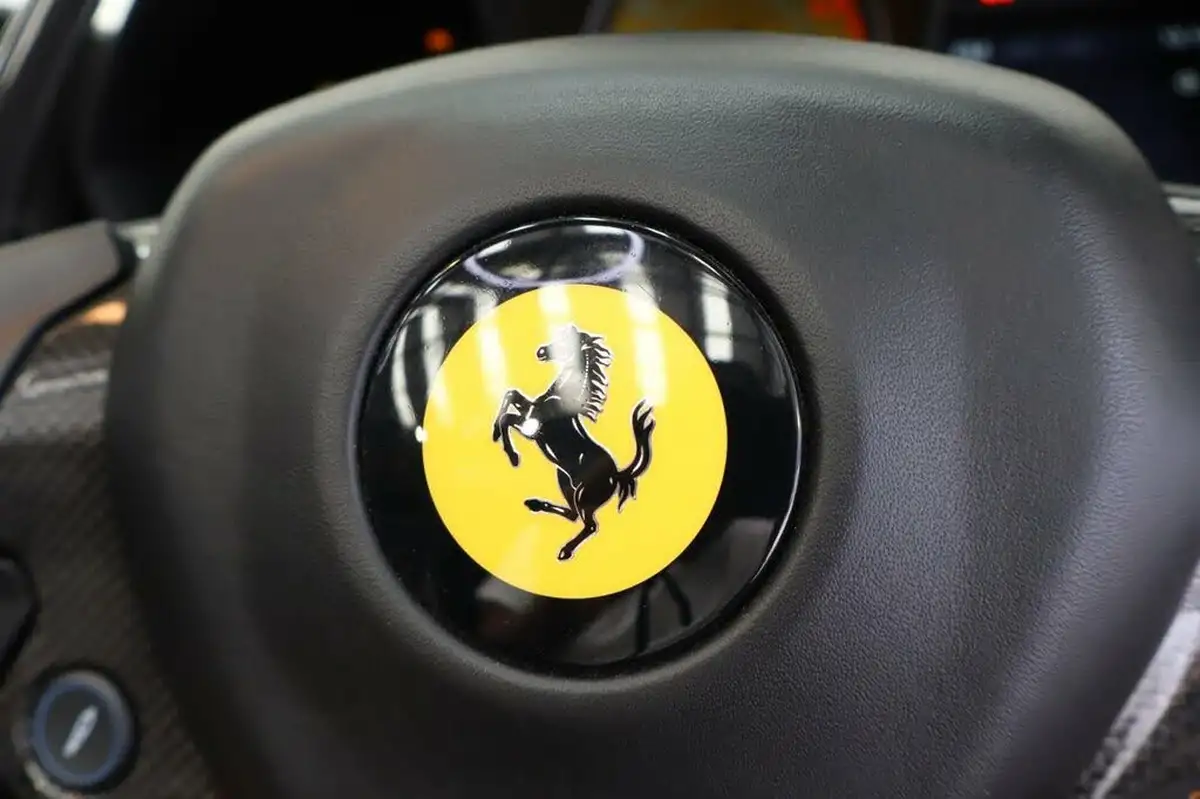2012-ferrari-458-45-spider-big-39