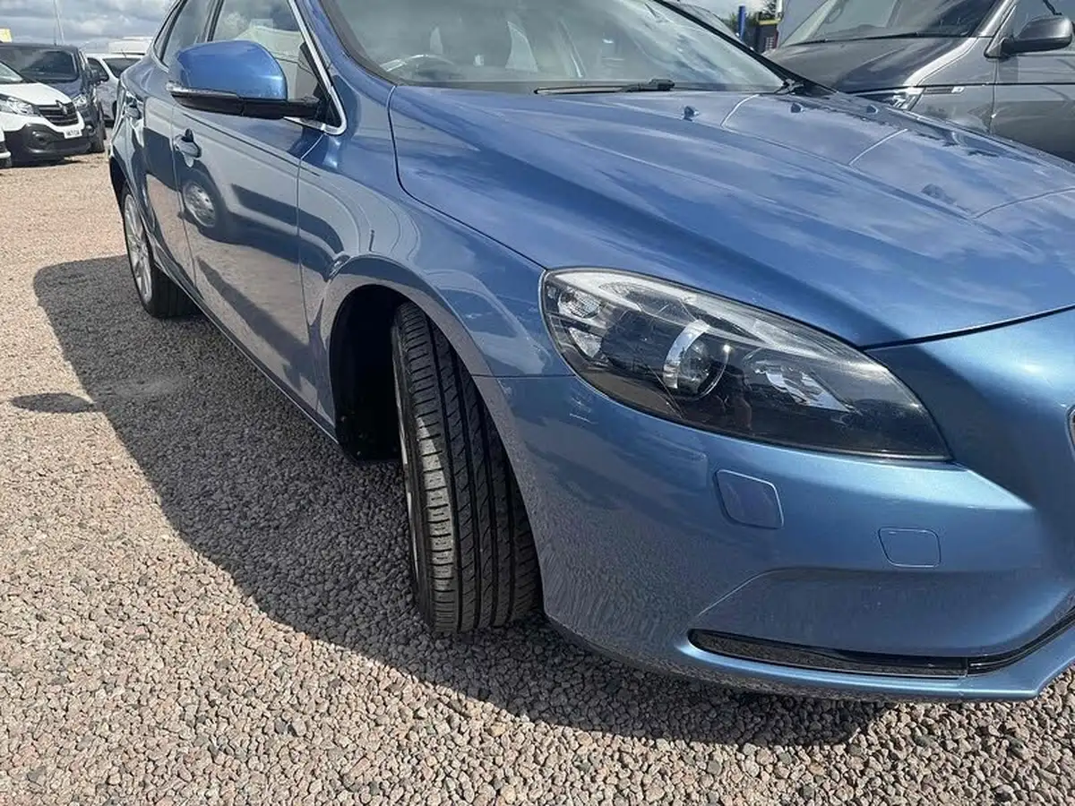 2014-volvo-v40-20td-d4-se-lux-190bhp-1969cc-geartronic-big-7