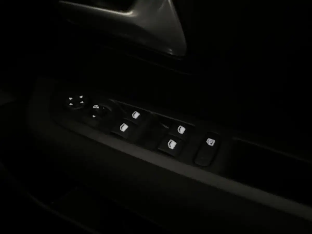 2022-peugeot-208-12-puretech-active-premium-100bhp-big-28