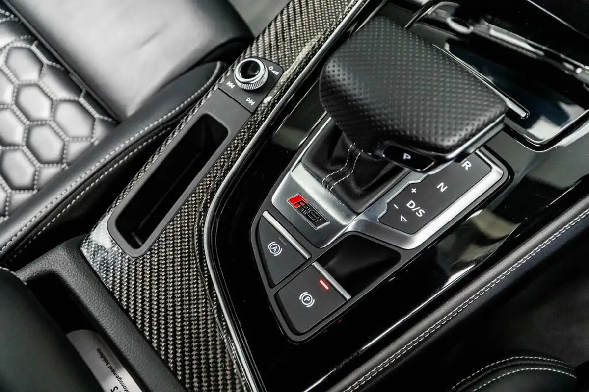 2023-audi-rs4-avant-29-tfsi-carbon-black-big-39