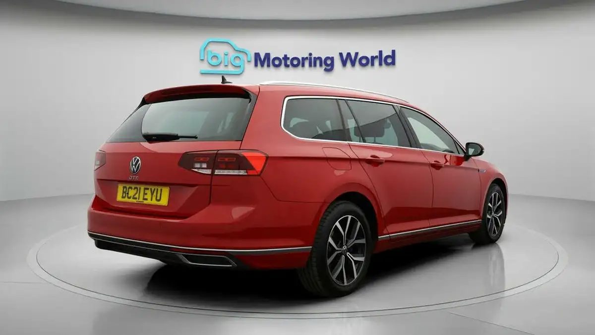 2021-volkswagen-passat-14-tsi-gte-estate-5d-big-6