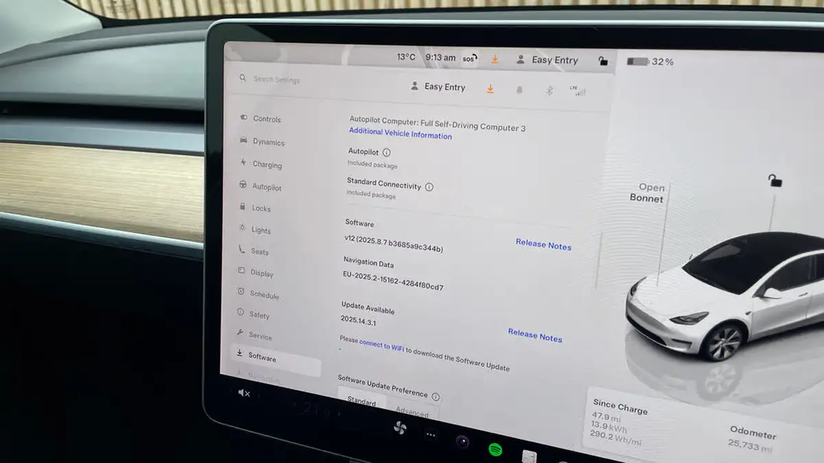 2022-tesla-model-y-e-long-range-big-28