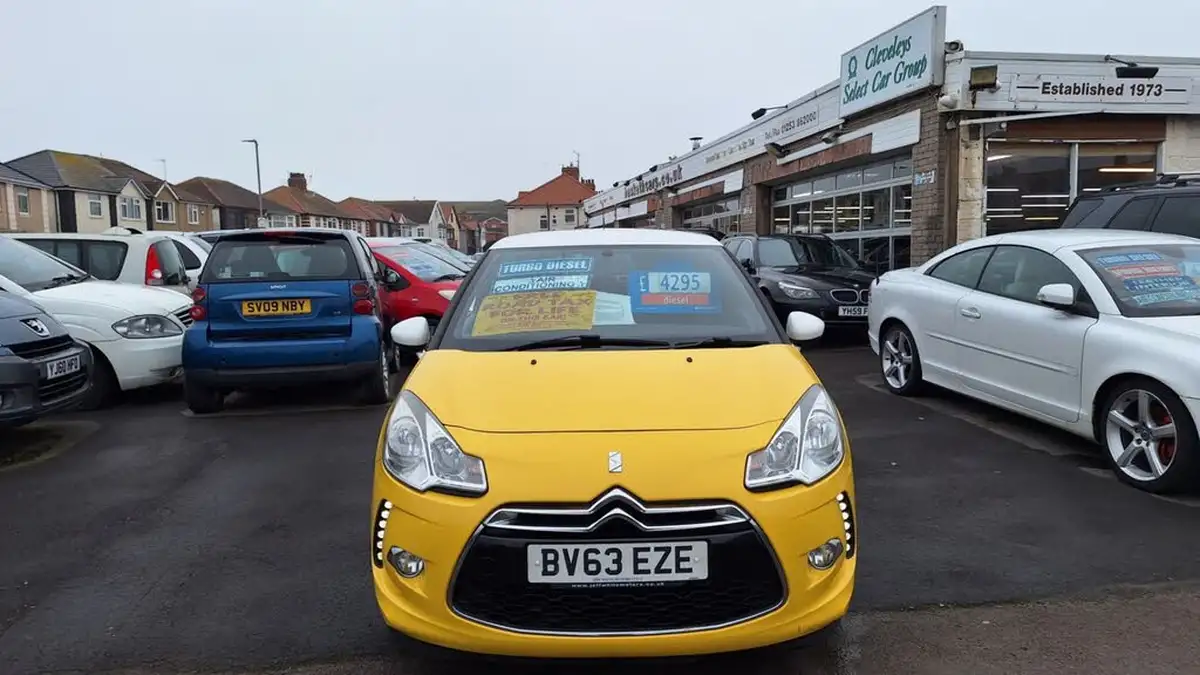 2013-citroen-ds3-16td-dstyle-big-0