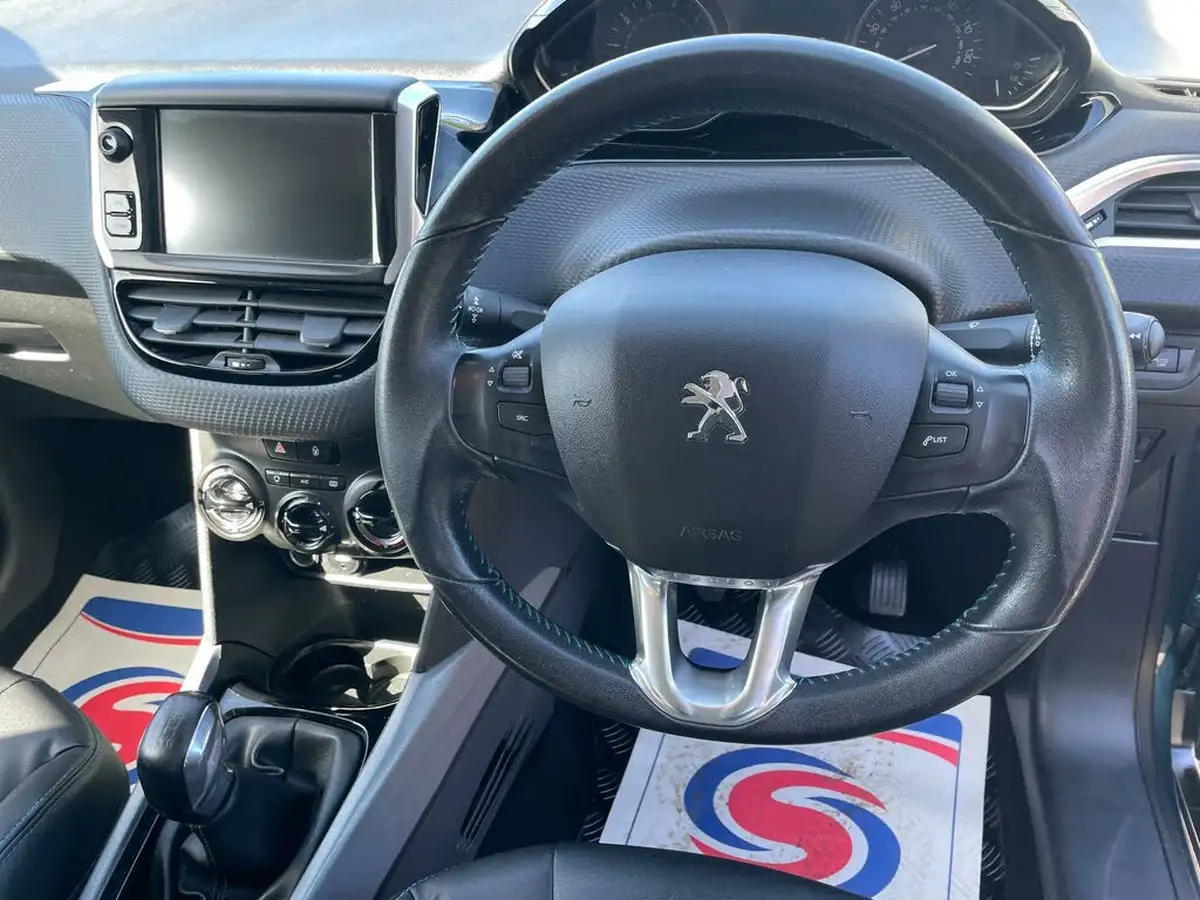 2015-peugeot-2008-crossover-12-puretech-urban-cross-big-16