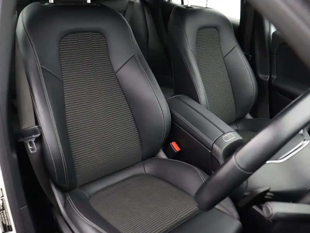 2021-mercedes-benz-gla-class-13-gla-200-sport-executive-big-8