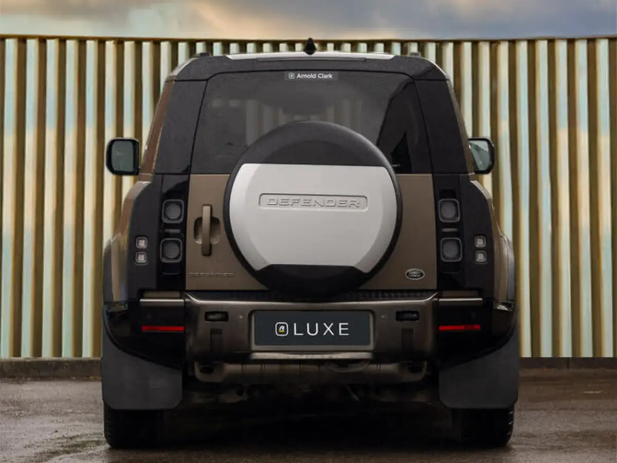 2020-land-rover-110-defender-30-p400-x-110-big-11