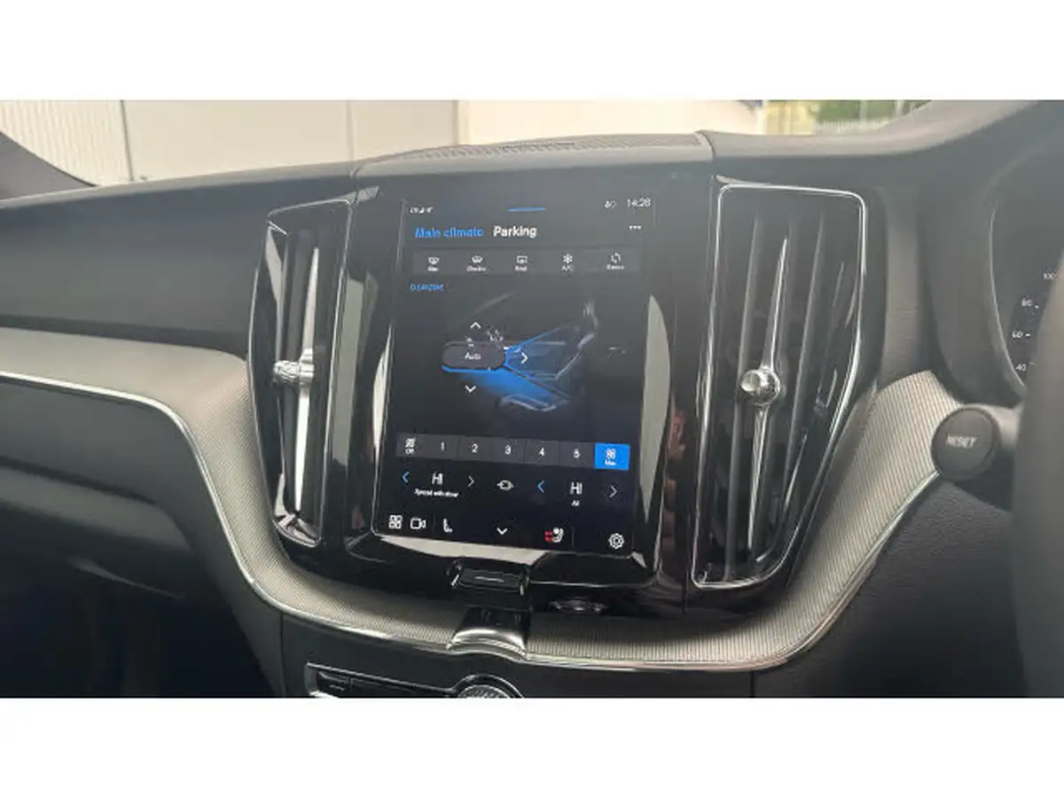 2024-volvo-xc60-20-b5-plus-big-29