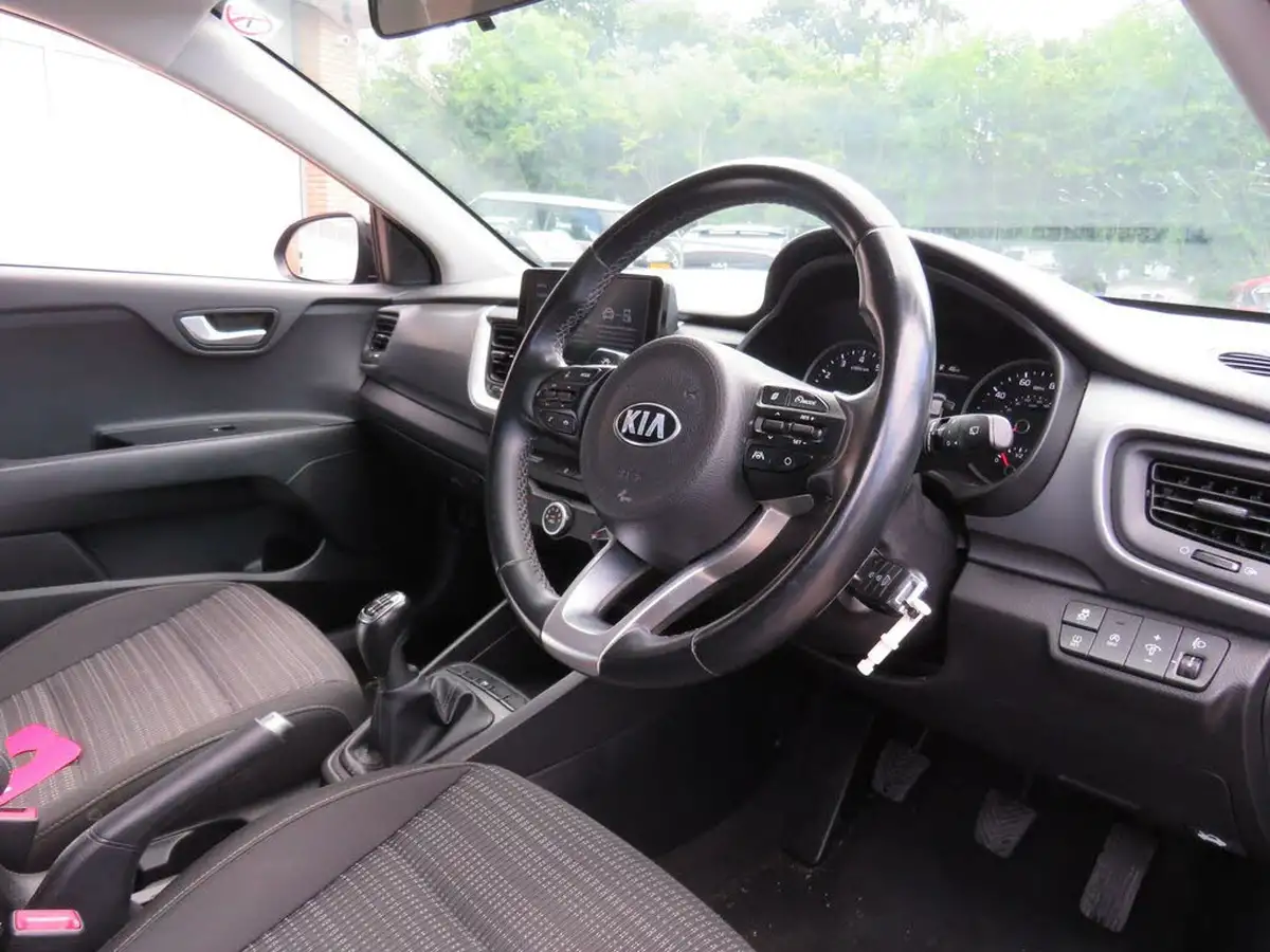 2020-kia-stonic-10-t-gdi-2-99bhp-big-12