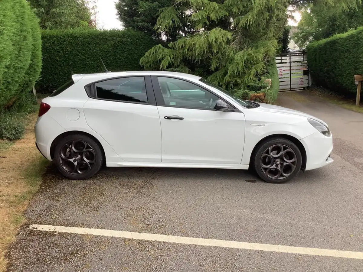 2019-alfa-romeo-giulietta-14-tb-speciale-120bhp-big-2