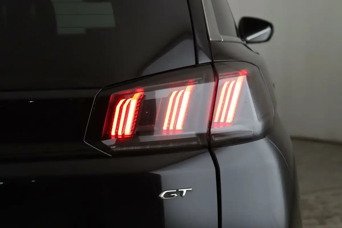 2022-peugeot-5008-suv-12-puretech-gt-premium-big-6
