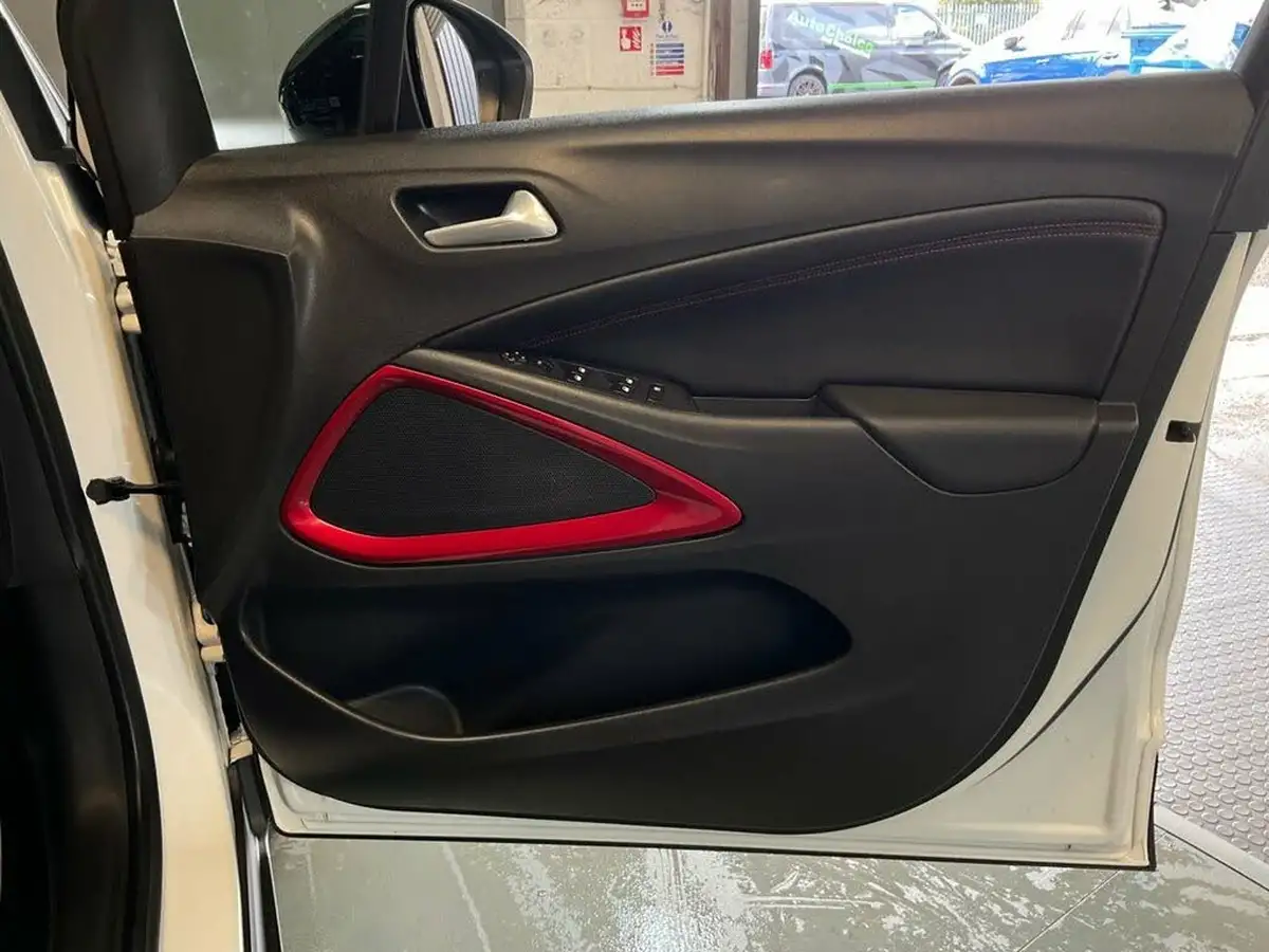 2021-vauxhall-crossland-12-sri-nav-130ps-big-33