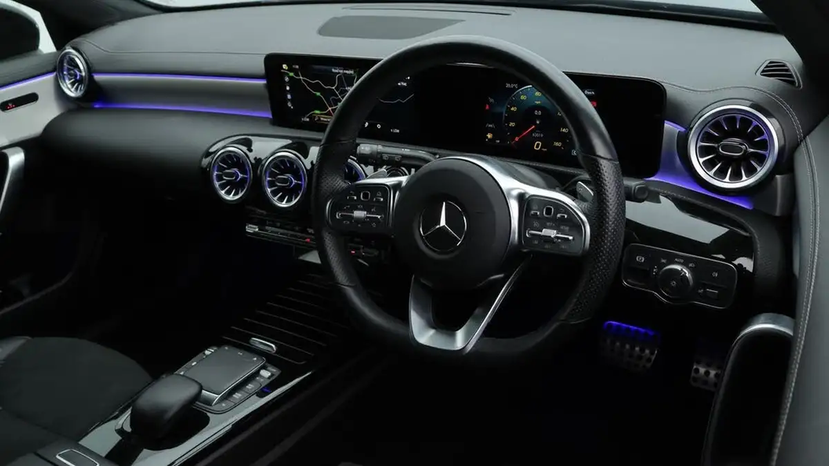 2022-mercedes-benz-a-class-13-a200-amg-line-edition-executive-hatchback-5d-big-9