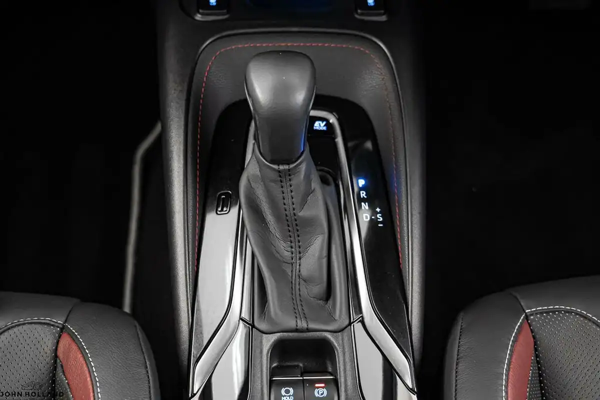 2022-toyota-corolla-20-vvt-i-excel-181bhp-trk-hatchback-big-31