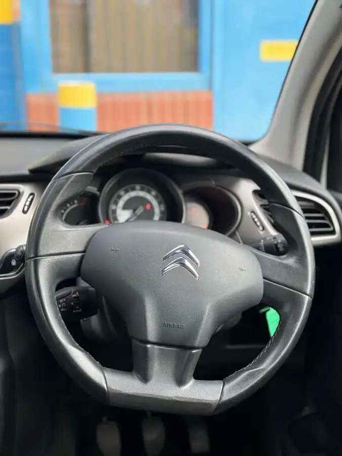 2014-citroen-c3-12-vtr-puretech-82ps-big-14