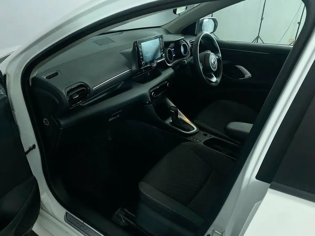 2023-toyota-yaris-15-vvt-i-design-big-16