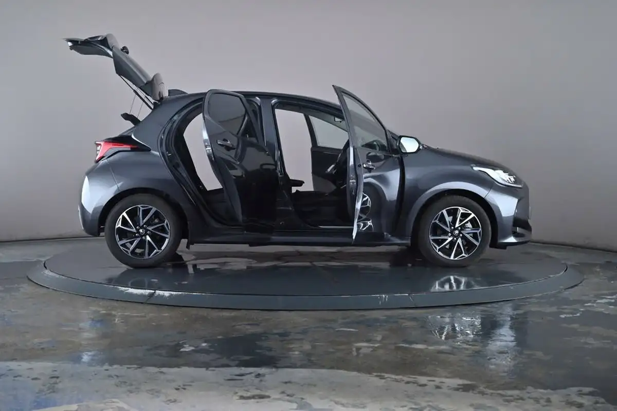 2023-toyota-yaris-15-vvt-i-design-big-65
