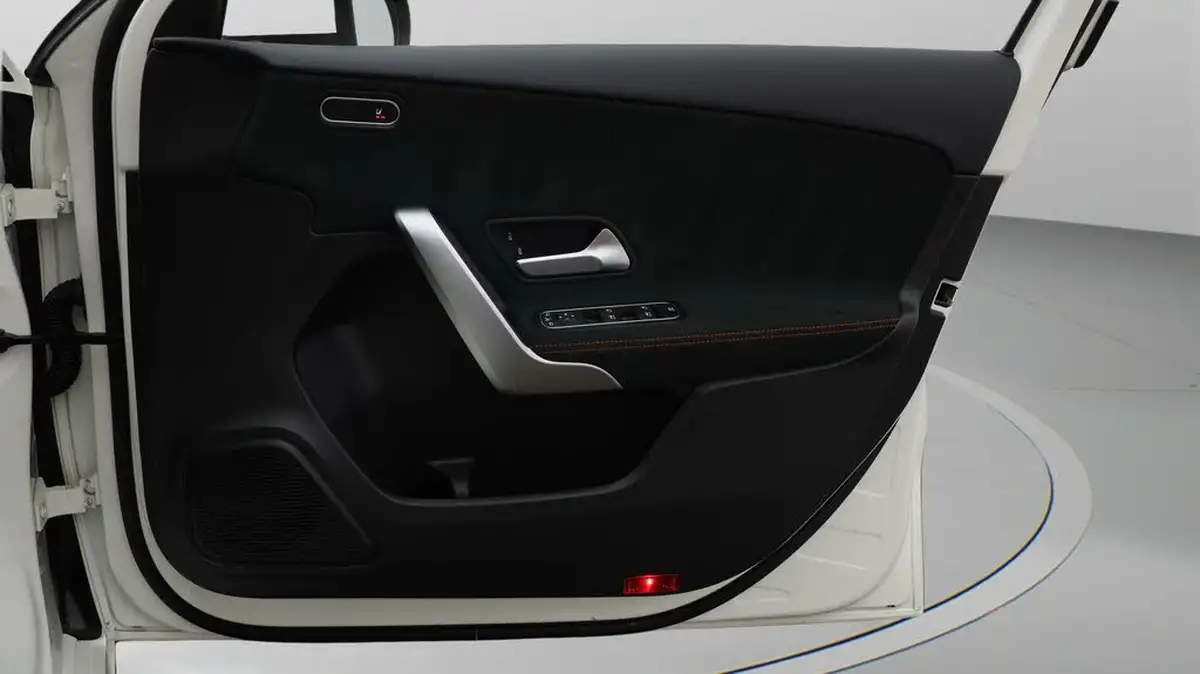 2020-mercedes-benz-a-class-20-a250-amg-line-executive-hatchback-5d-big-15