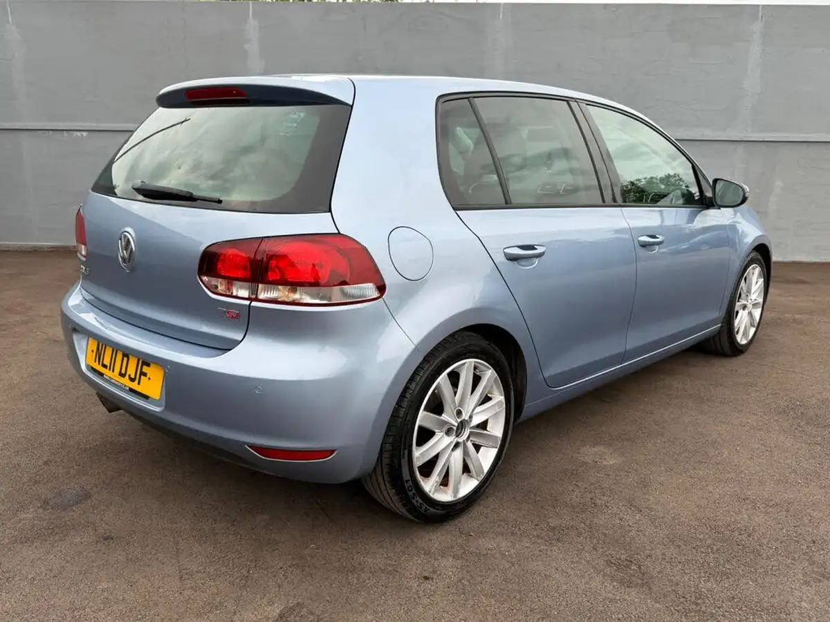 2011-volkswagen-golf-14-gt-tsi-160ps-hatchback-5d-dsg-big-4
