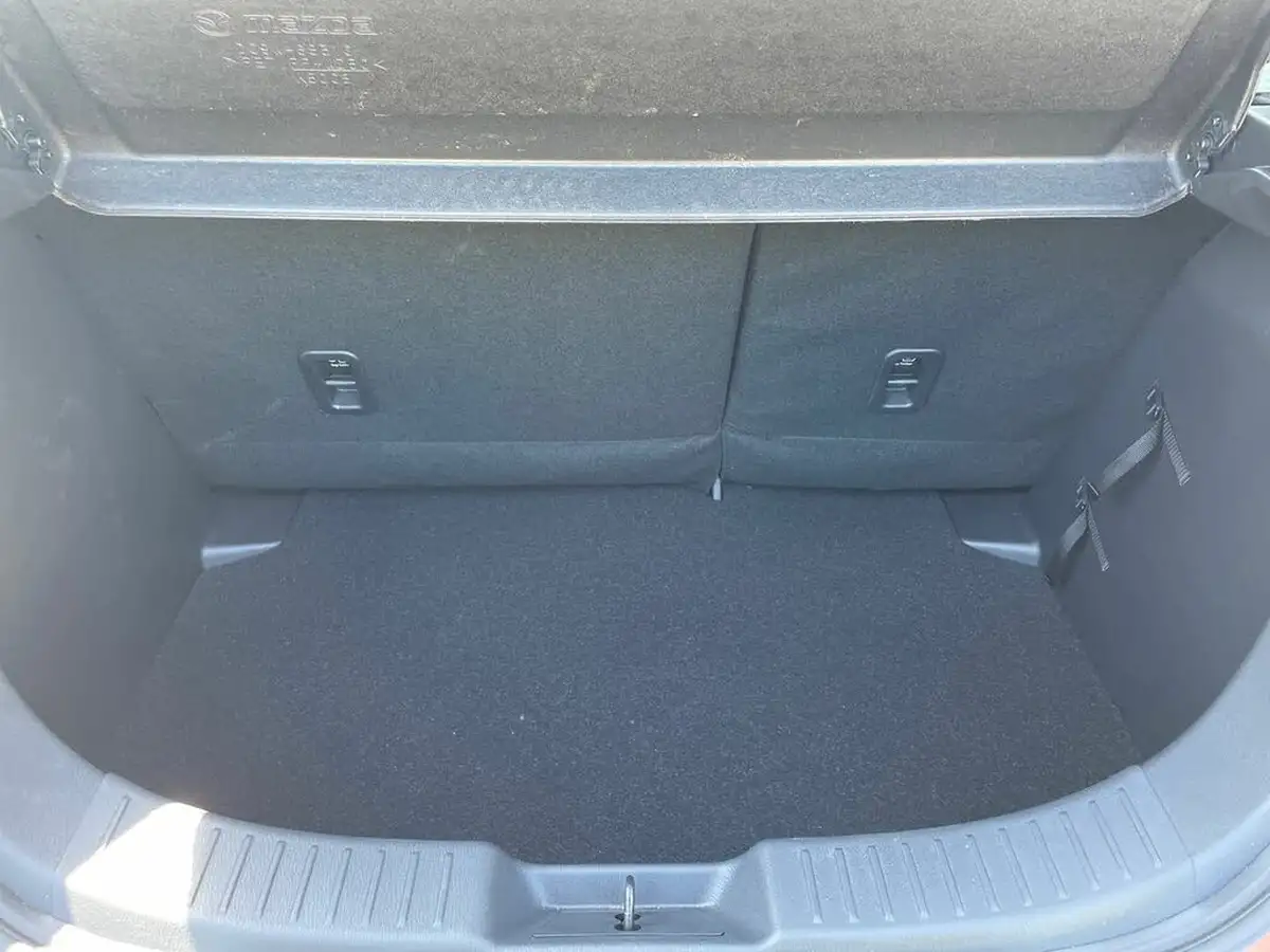 2022-mazda-mazda2-15-skyactiv-g-se-l-big-11