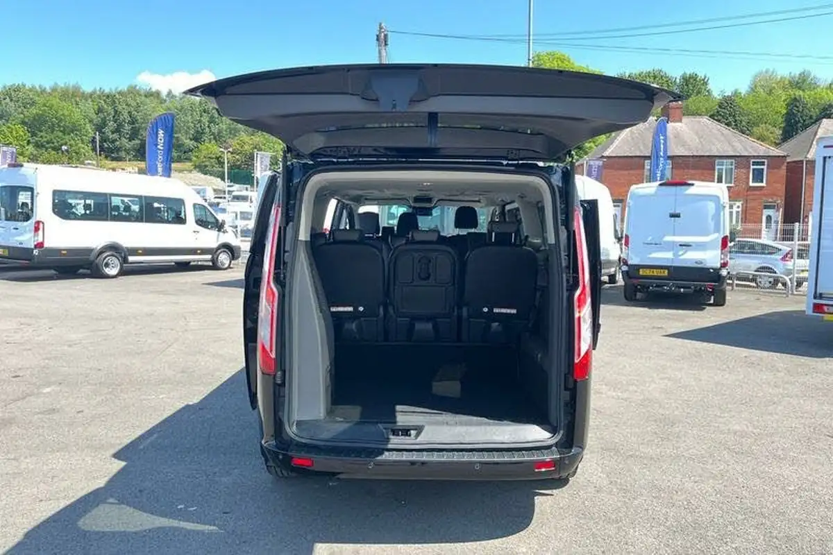 2023-ford-tourneo-custom-big-5