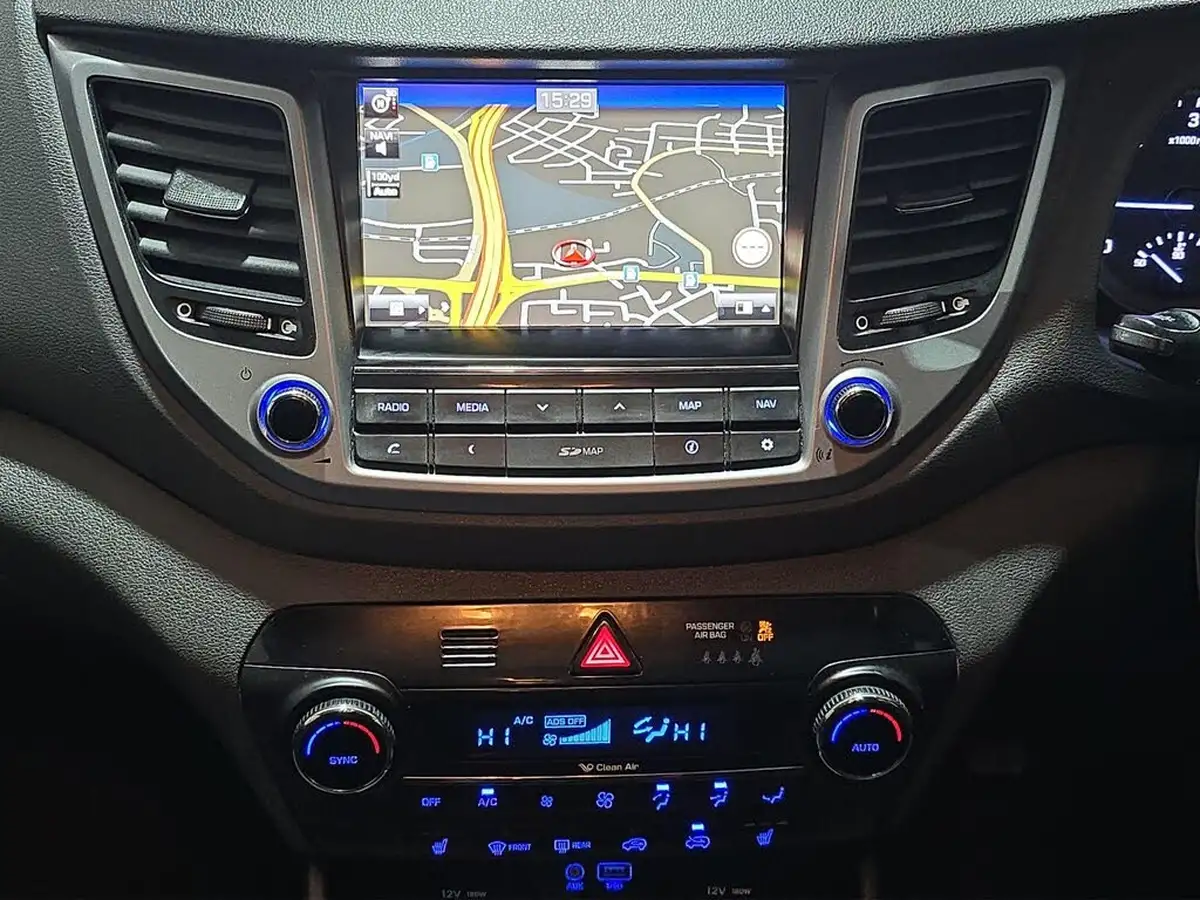 2016-hyundai-tucson-20crdi-blue-drive-se-nav-big-9