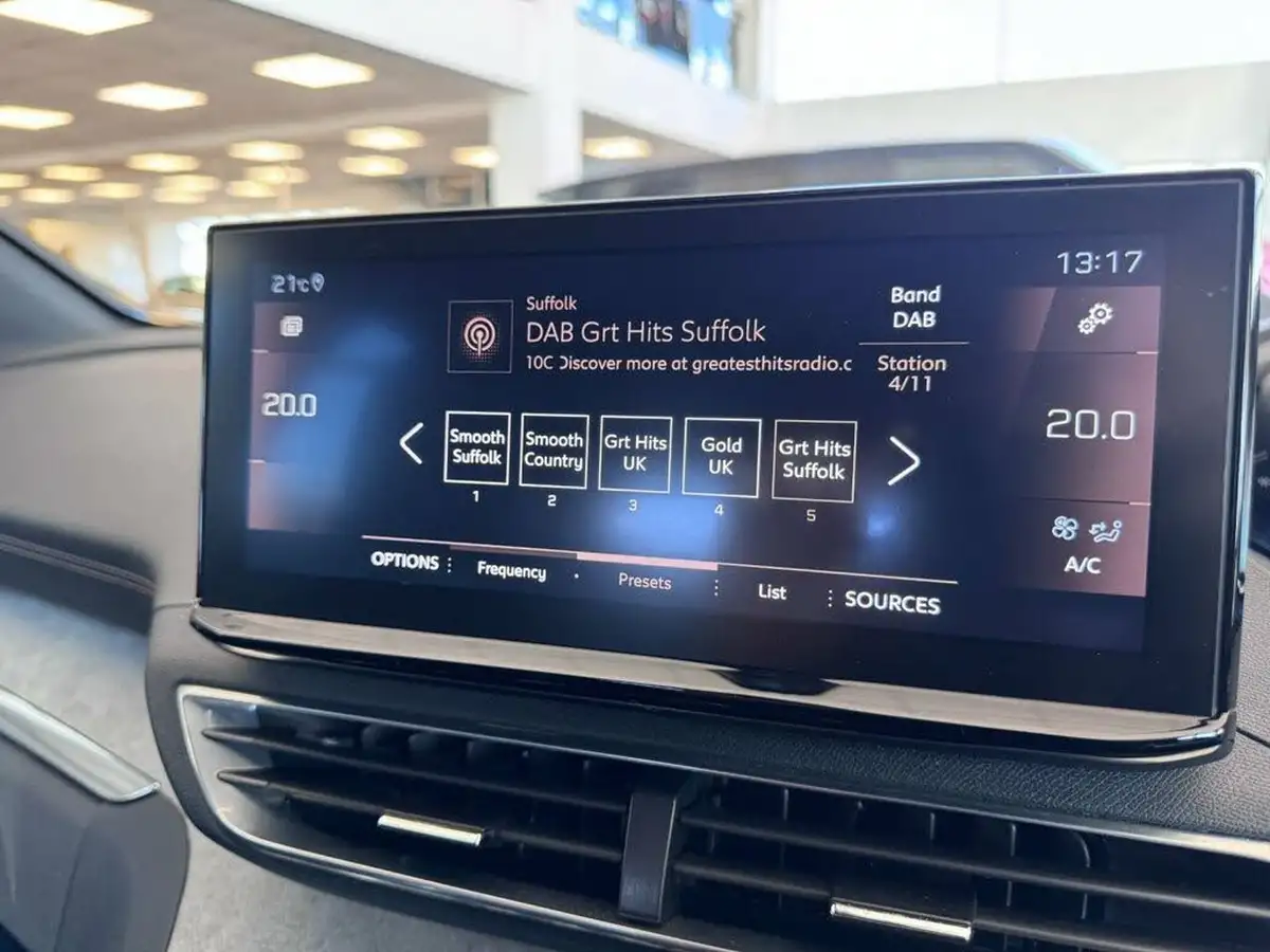 2021-peugeot-3008-suv-12-puretech-gt-big-45