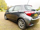 2017-toyota-yaris-15-vvt-i-icon-navi-hybrid-small-6