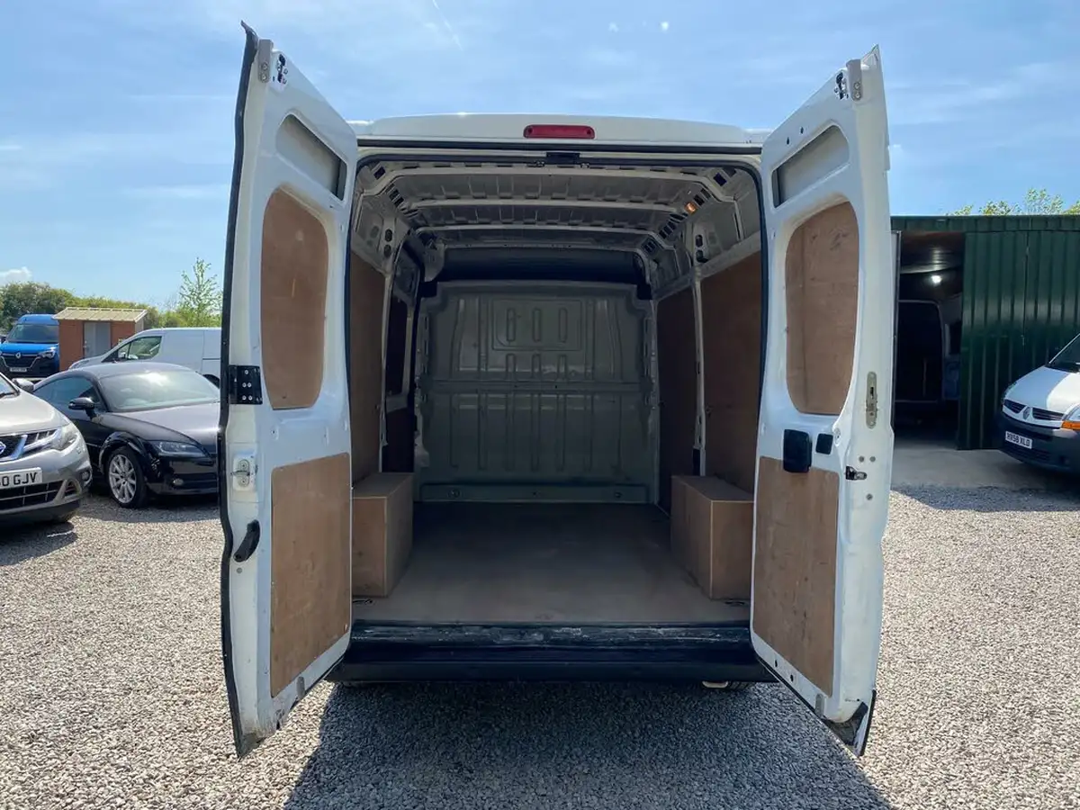 2018-citroen-relay-20bluehdi-35-l2h2-big-9