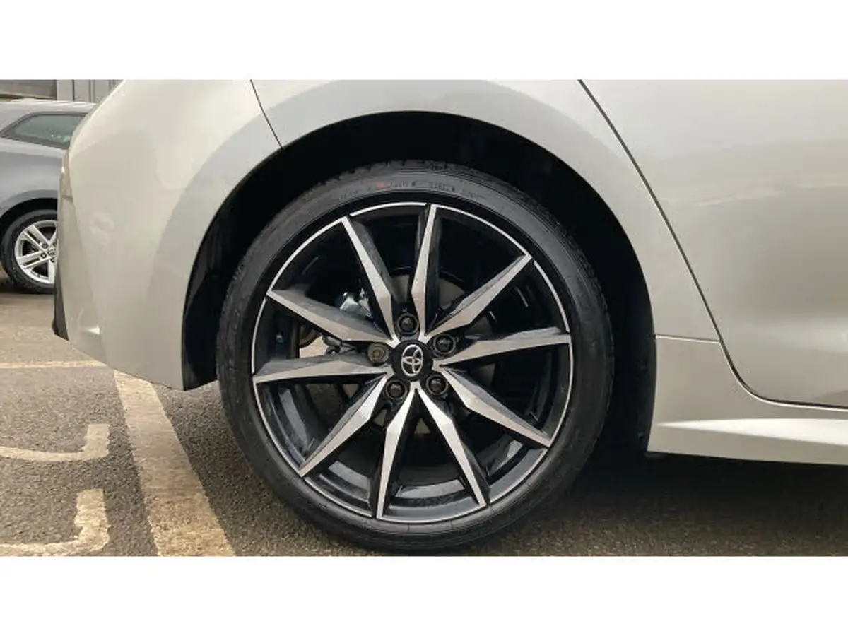 2024-toyota-corolla-20-vvt-i-gr-sport-hatchback-big-17