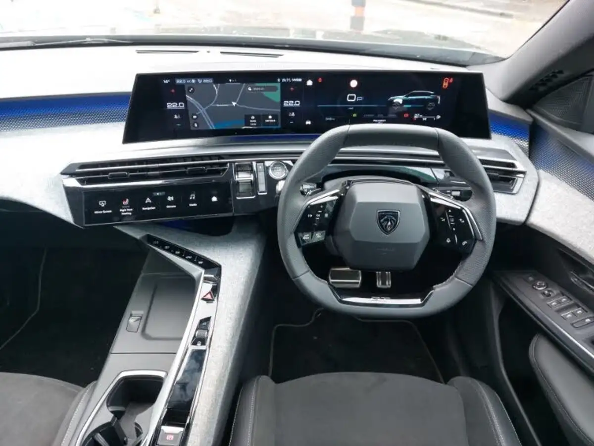 2024-peugeot-3008-suv-12-puretech-gt-136ps-hybrid-e-dsc6-big-6