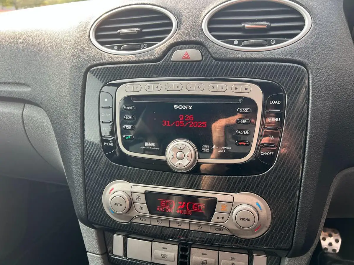 2010-ford-focus-25-rs-big-36