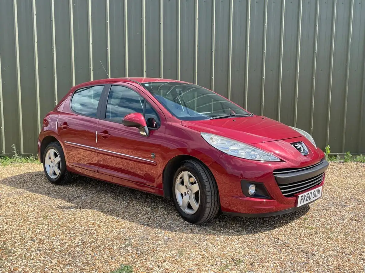 2010-peugeot-207-big-5