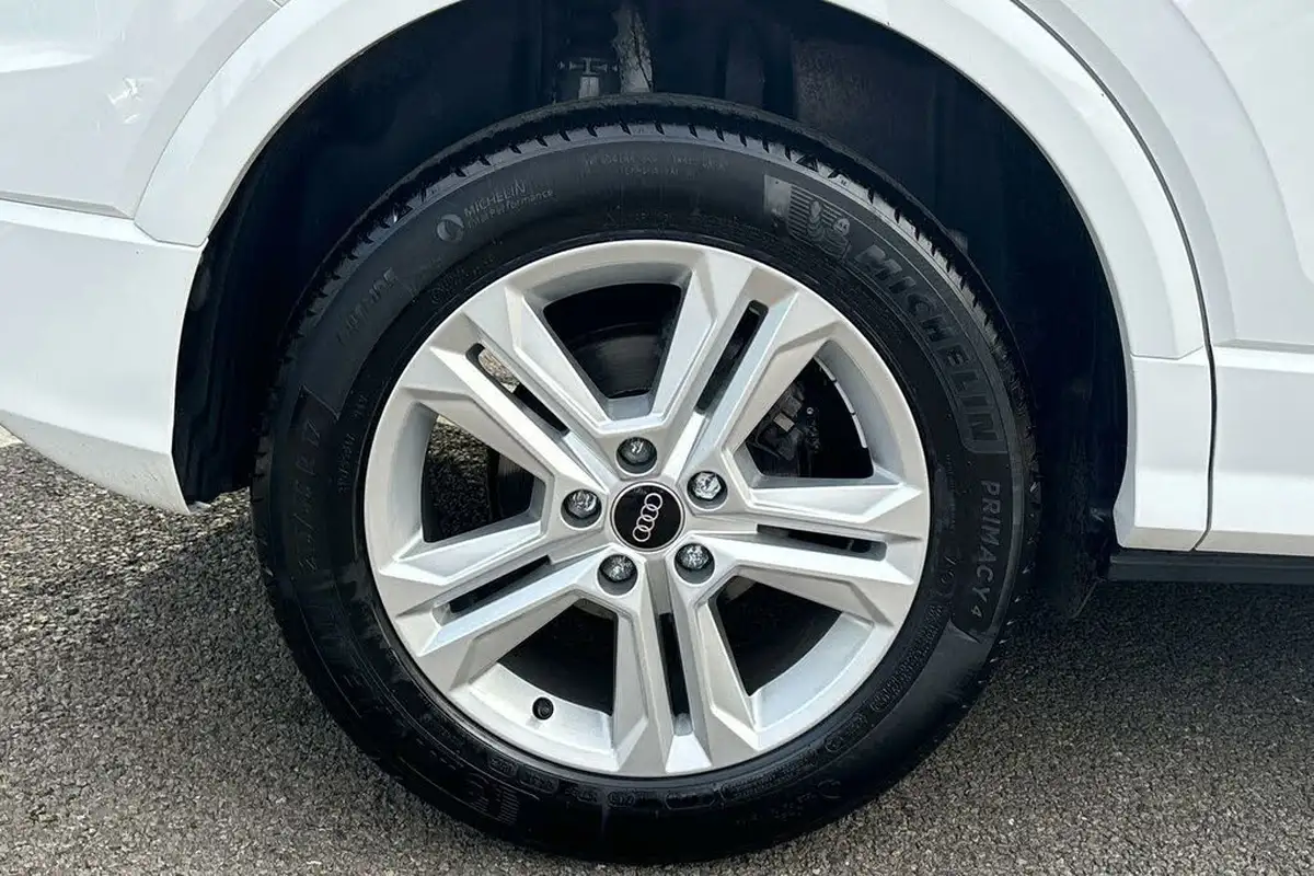 2023-audi-q2-10-30-tfsi-sport-big-11