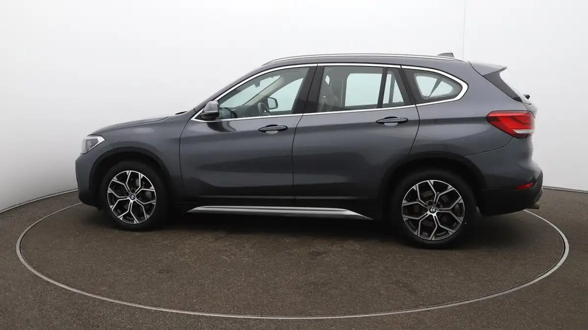 2020-bmw-x1-20-sdrive-20i-xline-big-58