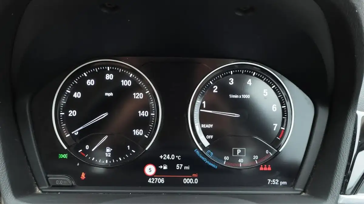 2020-bmw-x1-20-sdrive-20i-xline-big-10