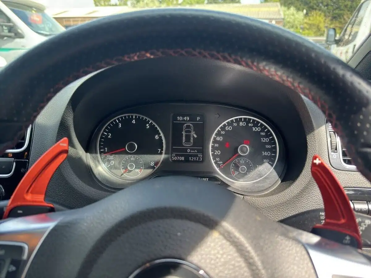 2014-volkswagen-polo-14-gti-5d-big-19
