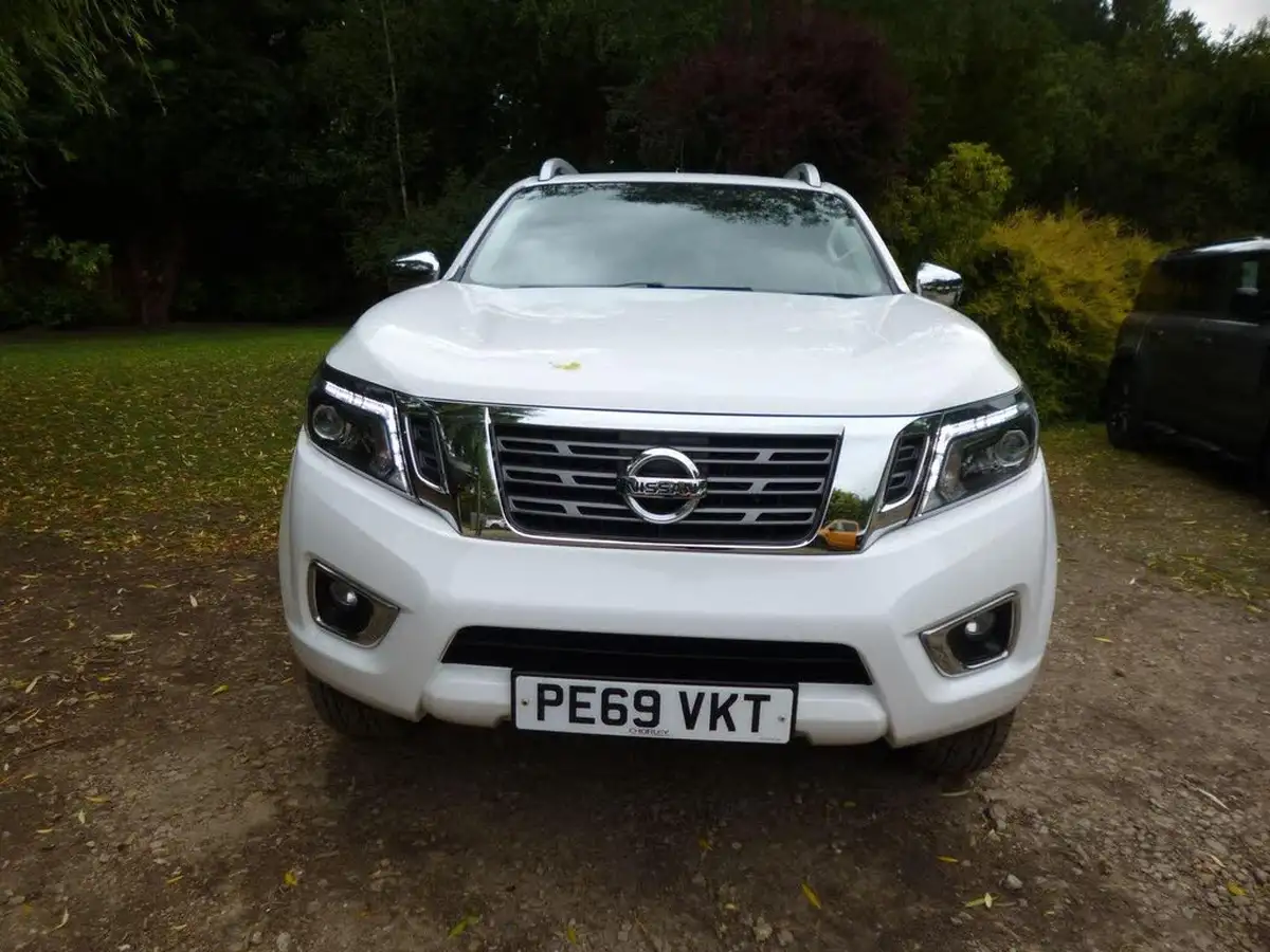 2019-nissan-navara-23dci-tt-tekna-8-navileather-big-3