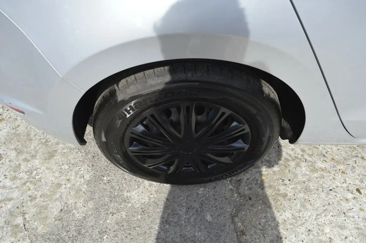 2014-volkswagen-golf-sv-12-tsi-s-110ps-big-20