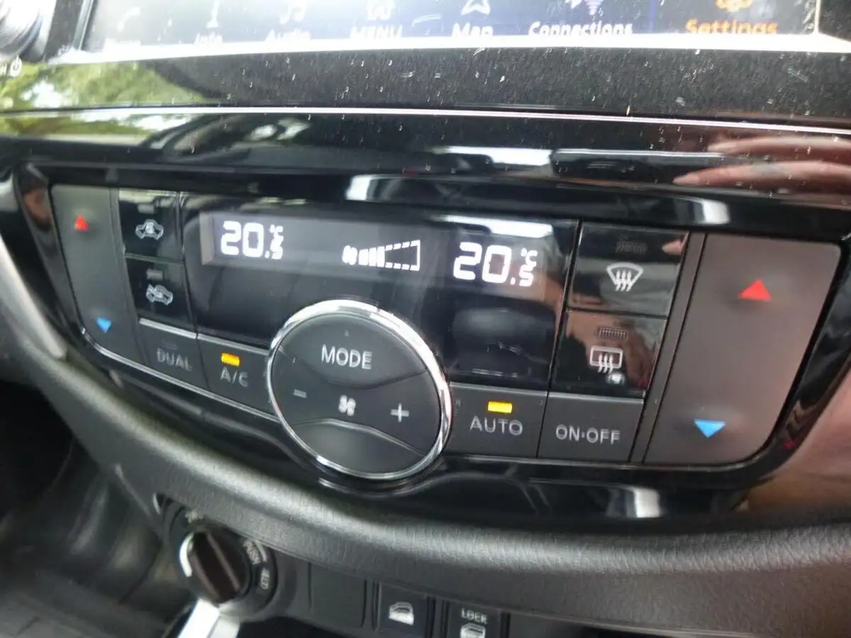 2019-nissan-navara-23dci-tt-tekna-8-navileather-big-51