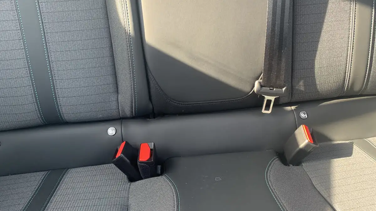 2023-peugeot-208-12-puretech-allure-premium-100ps-big-34