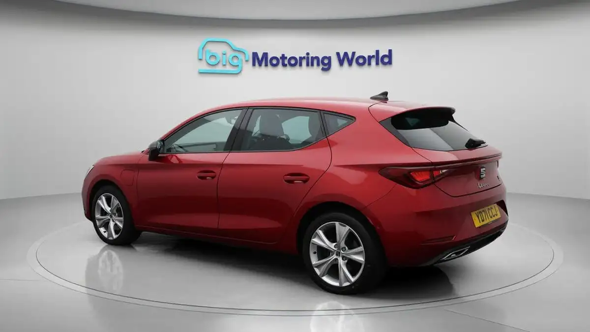 2021-seat-leon-14-e-hybrid-fr-hatchback-big-4