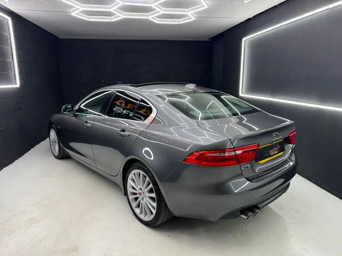 2017-jaguar-xe-20d-portfolio-180ps-awd-ss-1999cc-auto-big-16