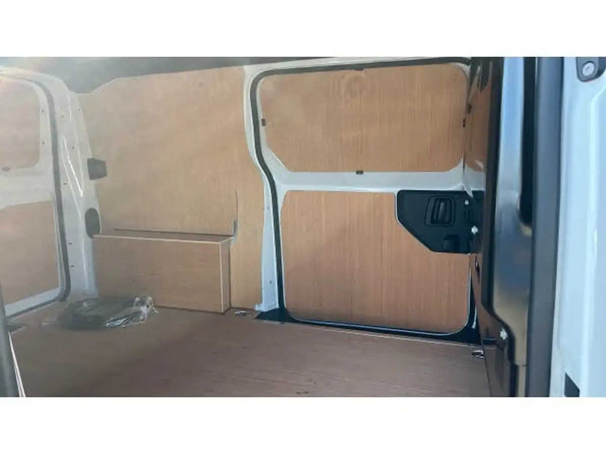2023-vauxhall-vivaro-e-3100-75kwh-l1h1-prime-panel-van-big-14