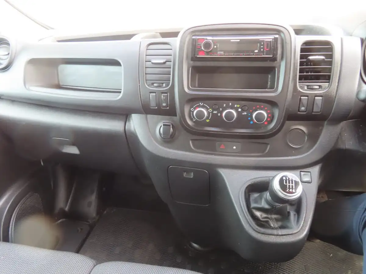 2021-renault-trafic-20dci-ll30-energy-120-business-panel-big-25